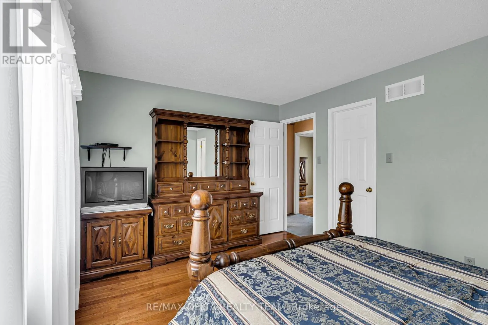 6565 DES CHOUETTES LANE