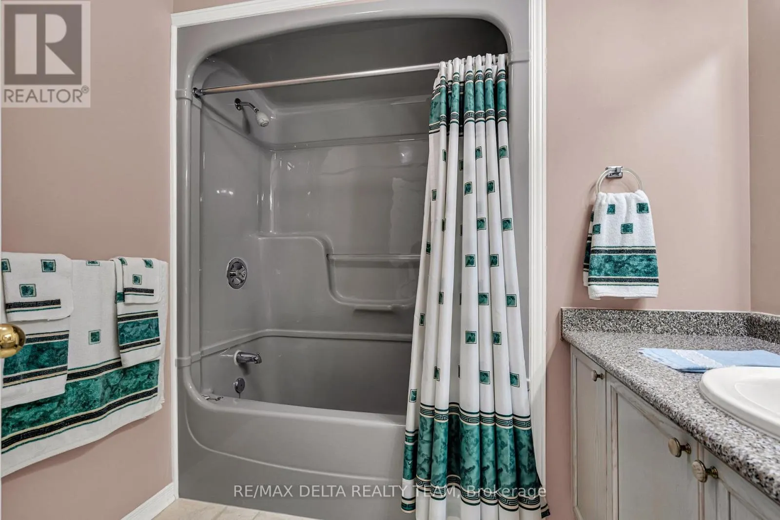 6565 DES CHOUETTES LANE