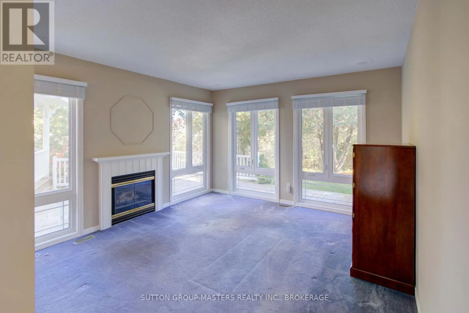 COUNTRY CL - 17 COUNTRY CLUB DRIVE, #Country Cl