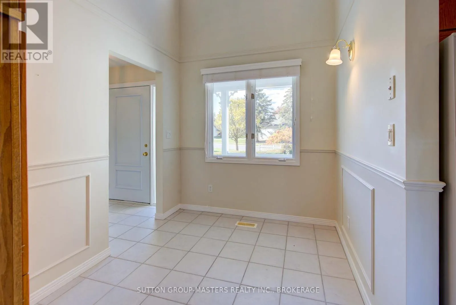 COUNTRY CL - 17 COUNTRY CLUB DRIVE, #Country Cl