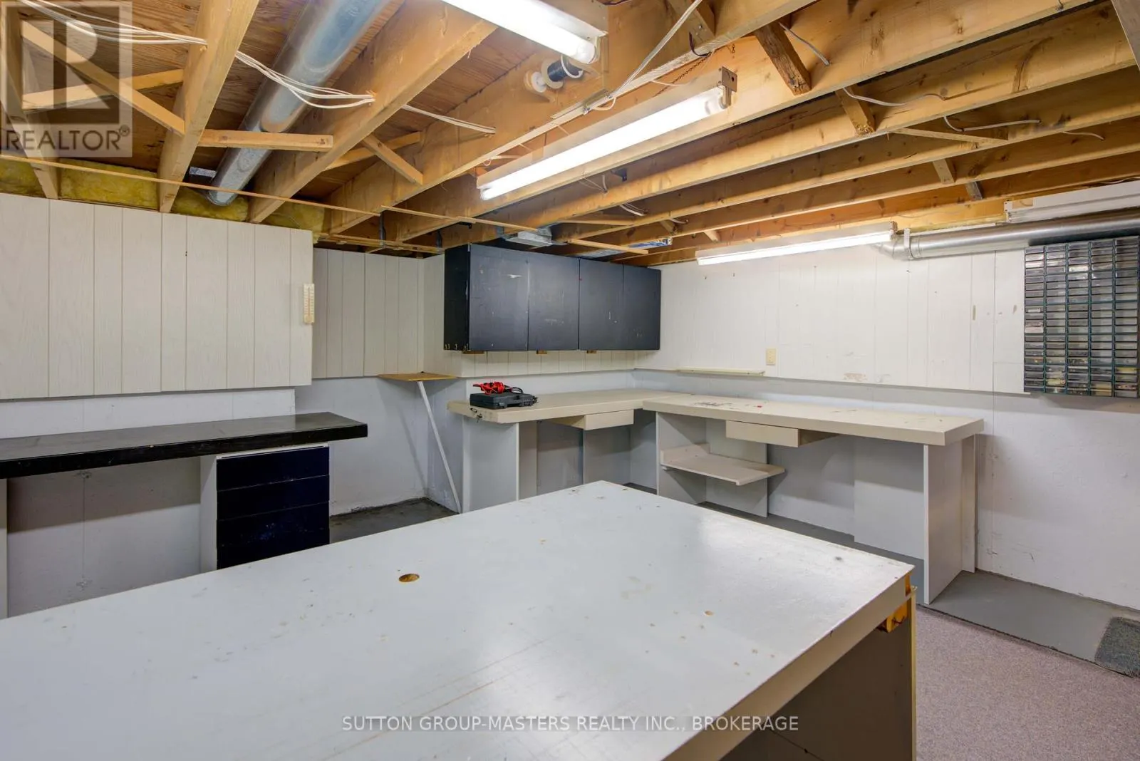 COUNTRY CL - 17 COUNTRY CLUB DRIVE, #Country Cl