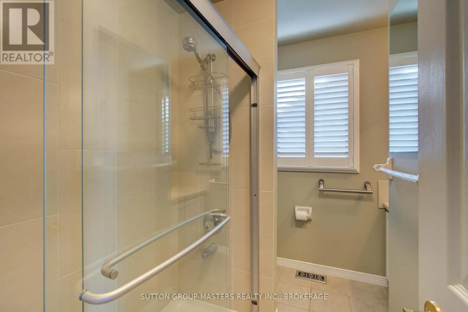 COUNTRY CL - 17 COUNTRY CLUB DRIVE, #Country Cl