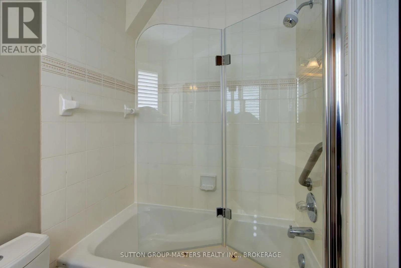 COUNTRY CL - 17 COUNTRY CLUB DRIVE, #Country Cl