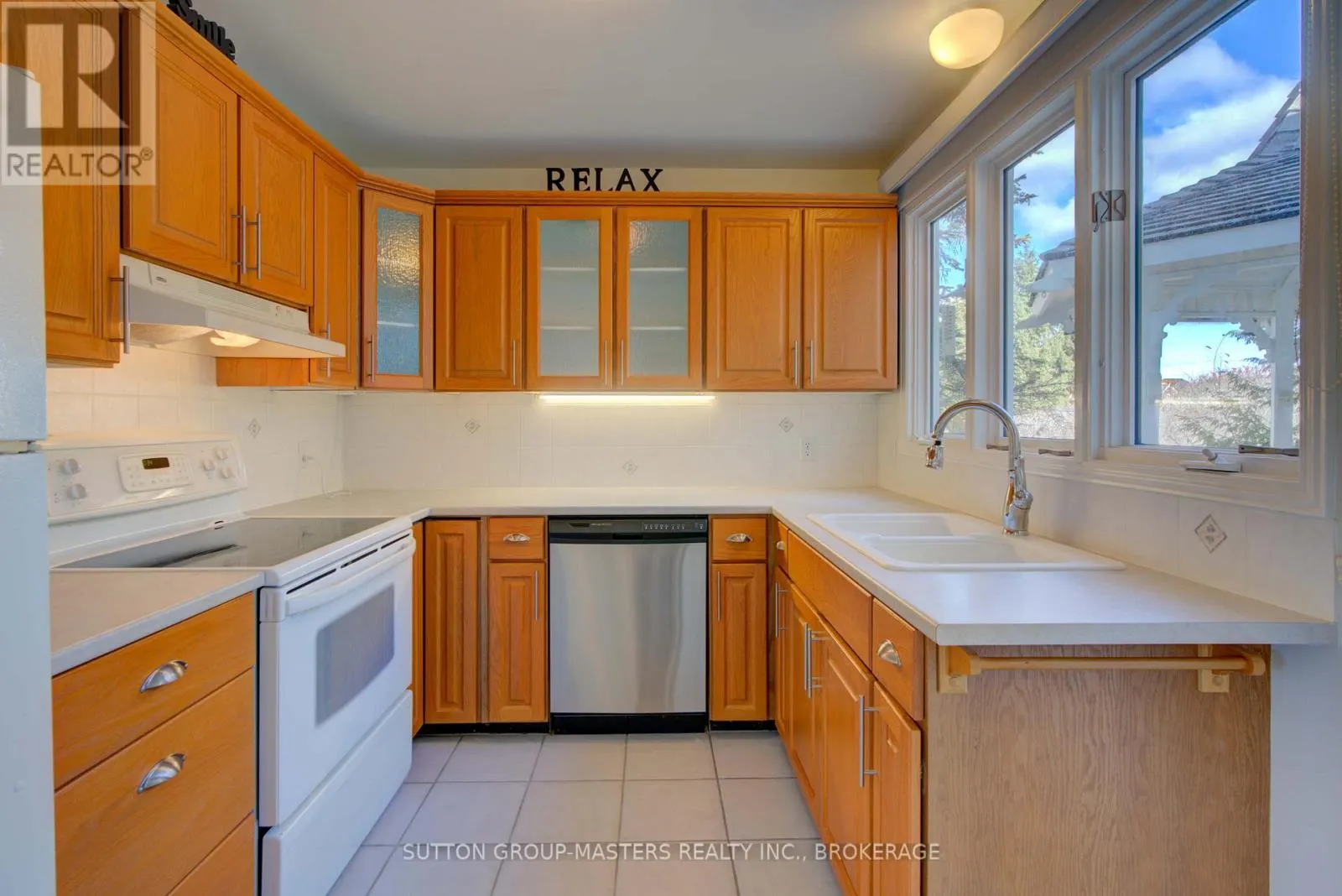 COUNTRY CL - 17 COUNTRY CLUB DRIVE, #Country Cl