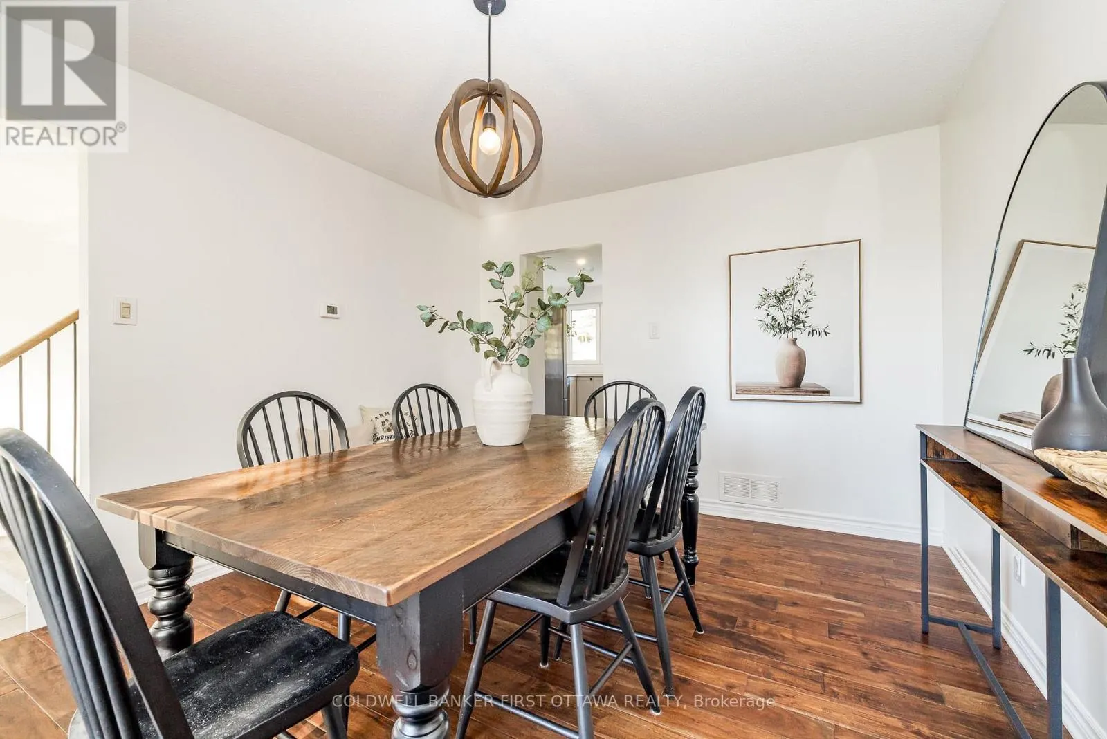 100 MANION HEIGHTS CRESCENT