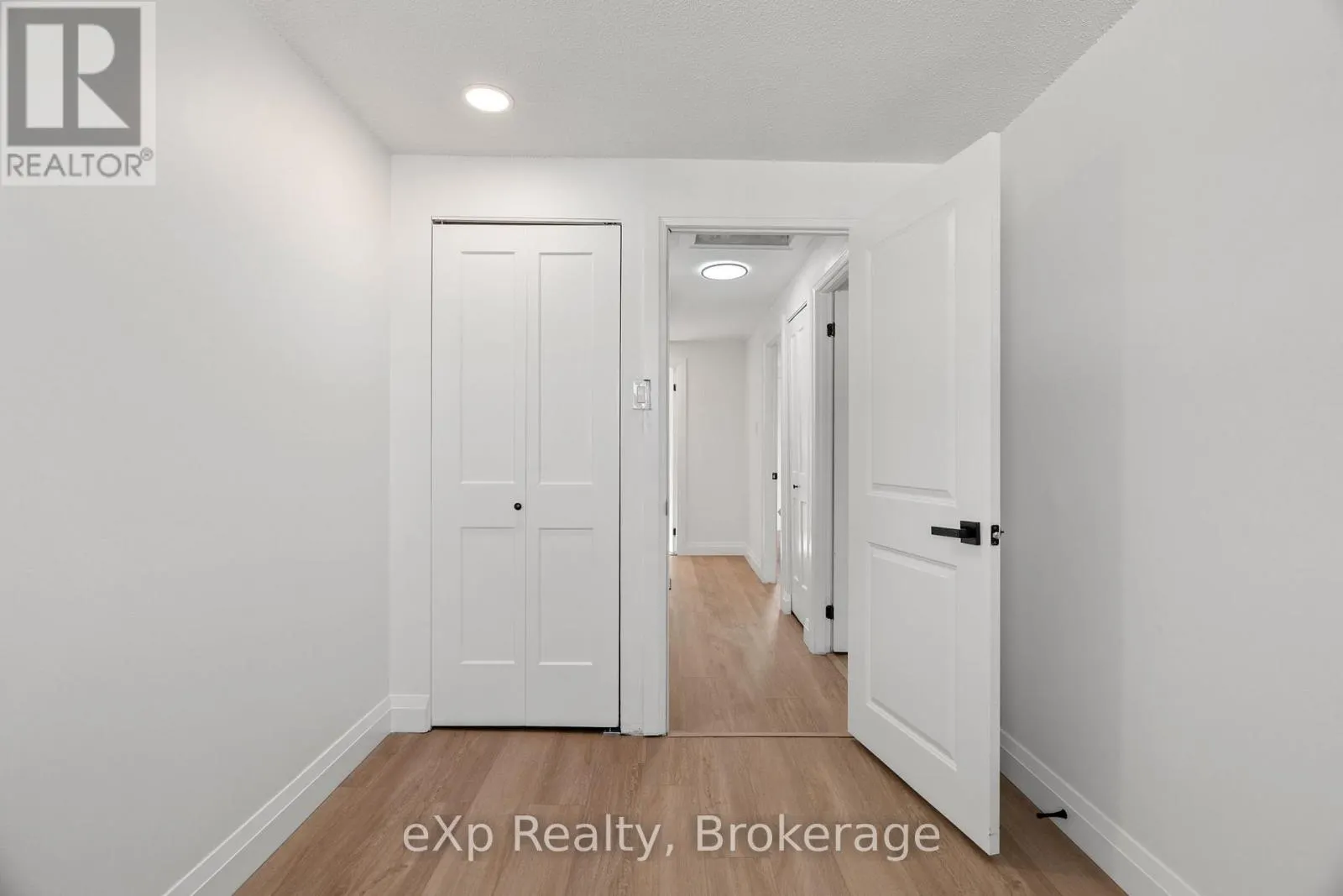 38 - 88 AVONWOOD DRIVE, #38