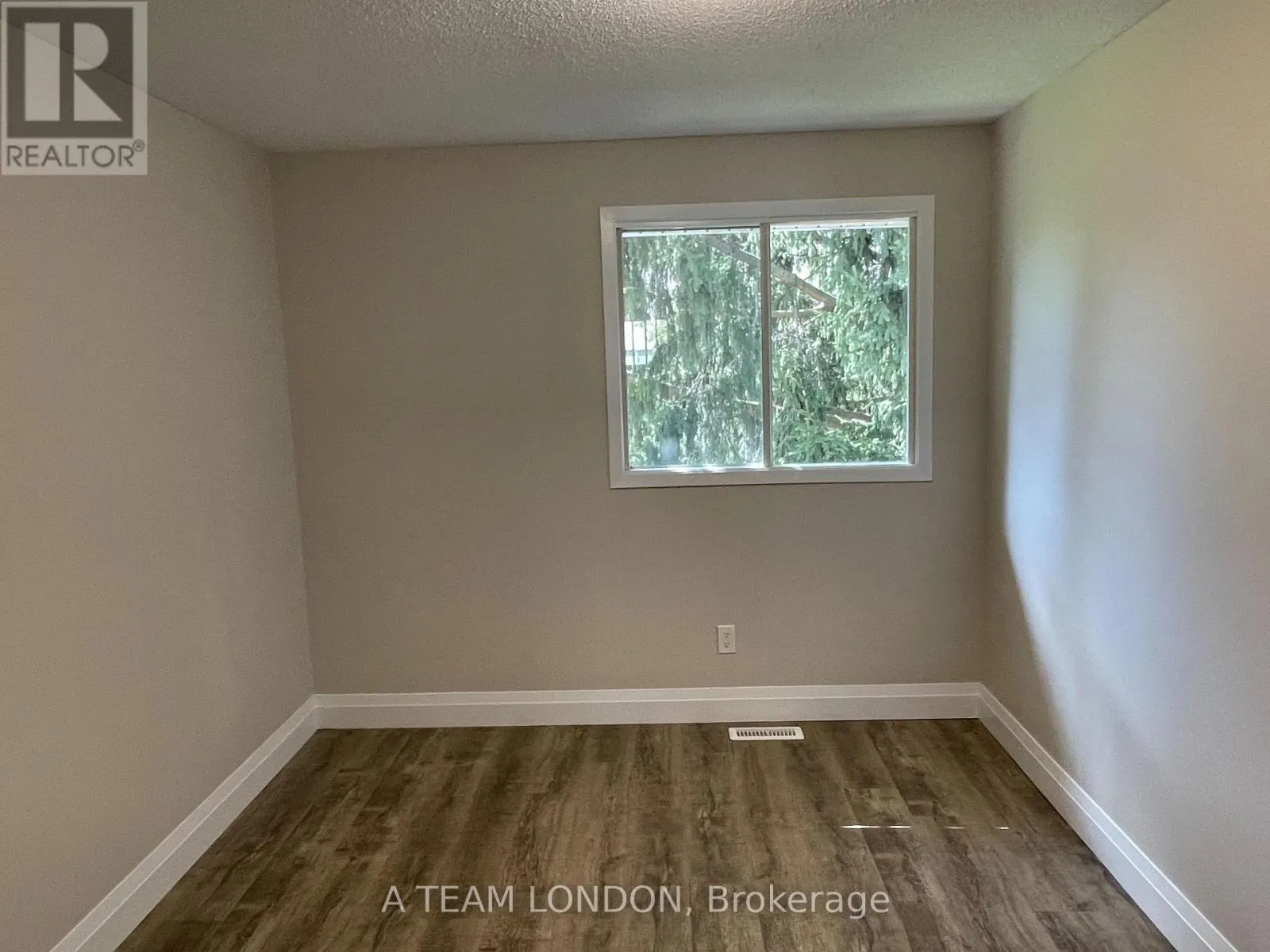 39 - 35 WATERMAN AVENUE, #39