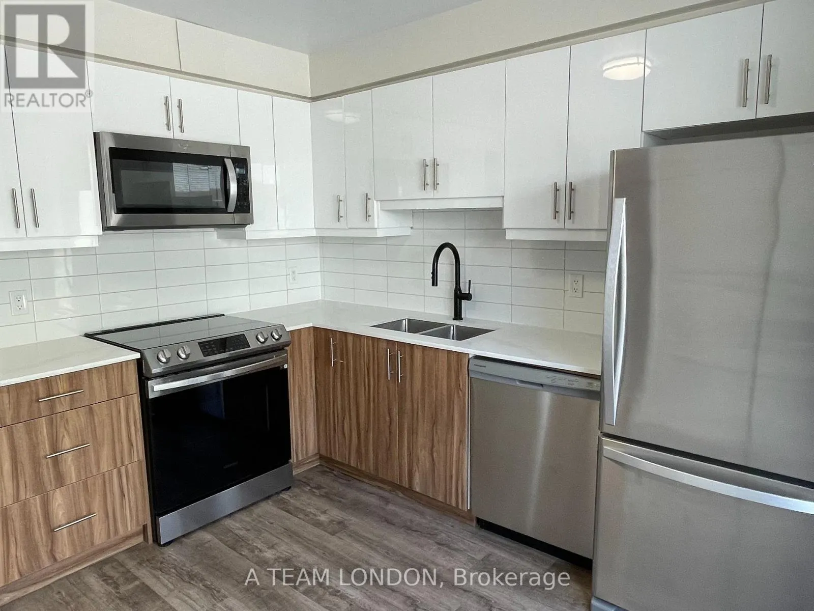 39 - 35 WATERMAN AVENUE, #39