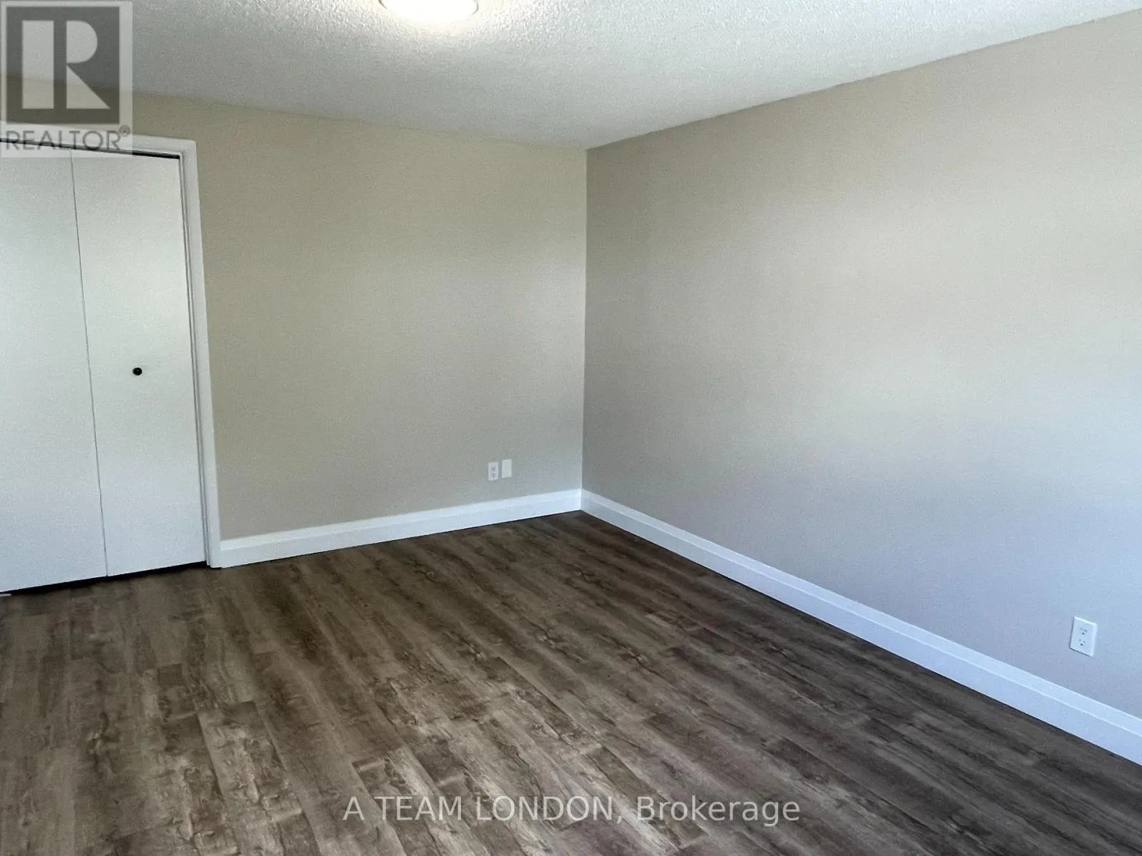 39 - 35 WATERMAN AVENUE, #39