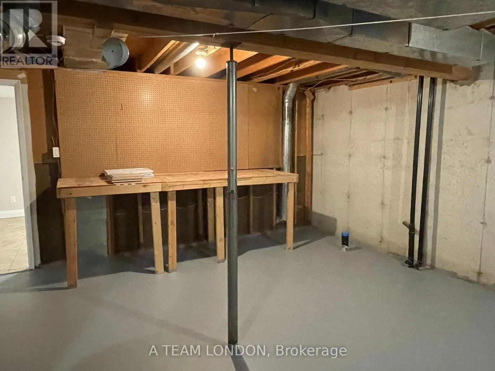 39 - 35 WATERMAN AVENUE, #39