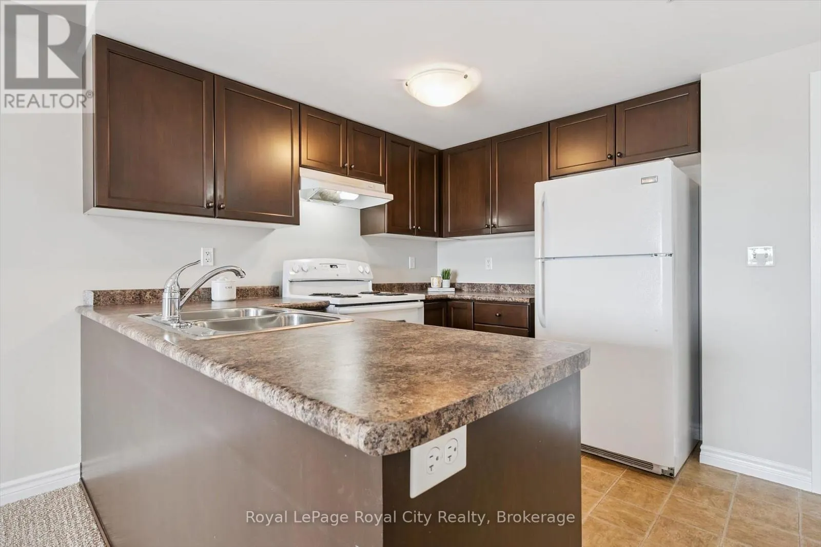 313 - 60 LYNNMORE STREET, #313