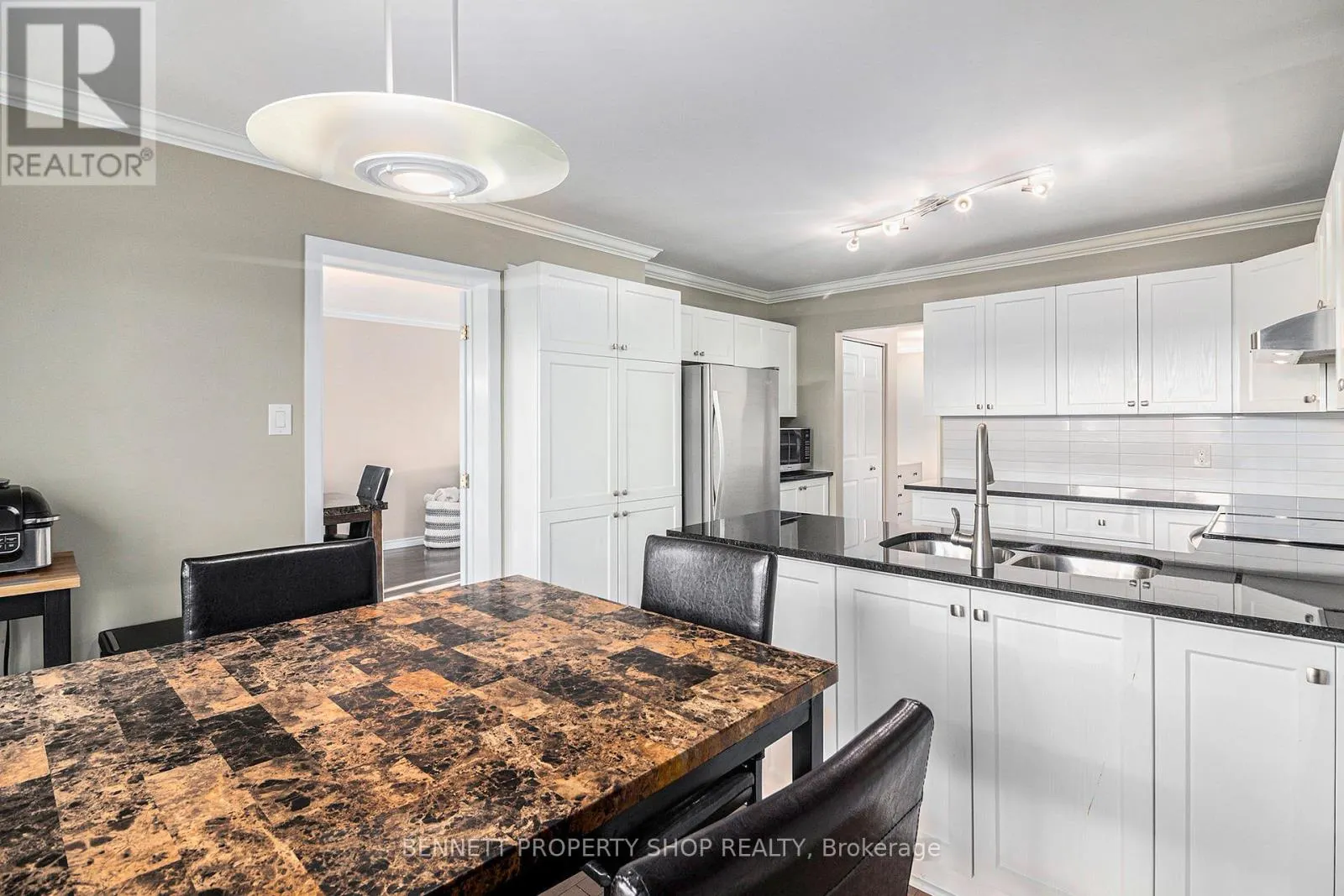 1865 LECLAIR CRESCENT