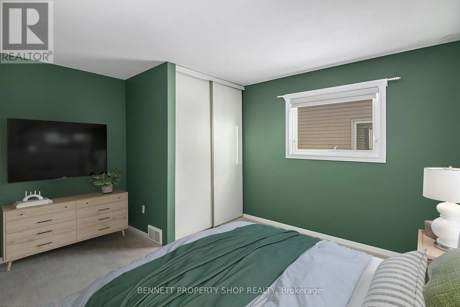 1865 LECLAIR CRESCENT