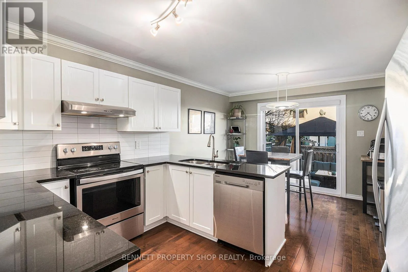 1865 LECLAIR CRESCENT