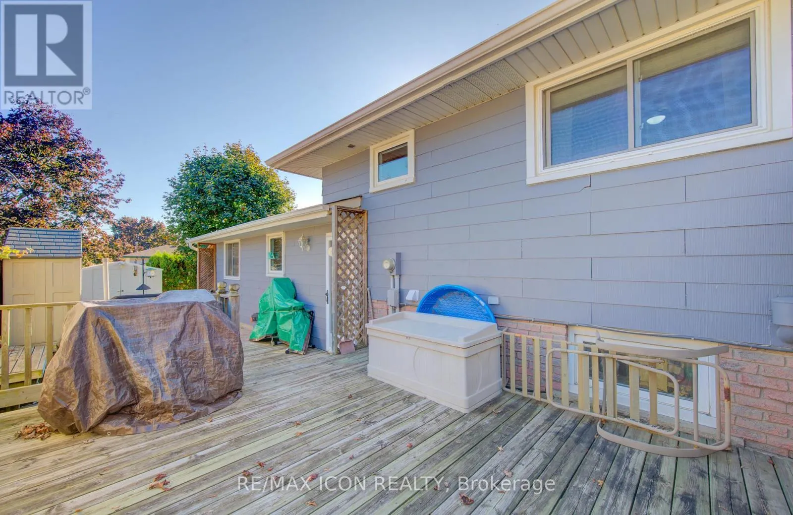 55 GRACEFIELD CRESCENT