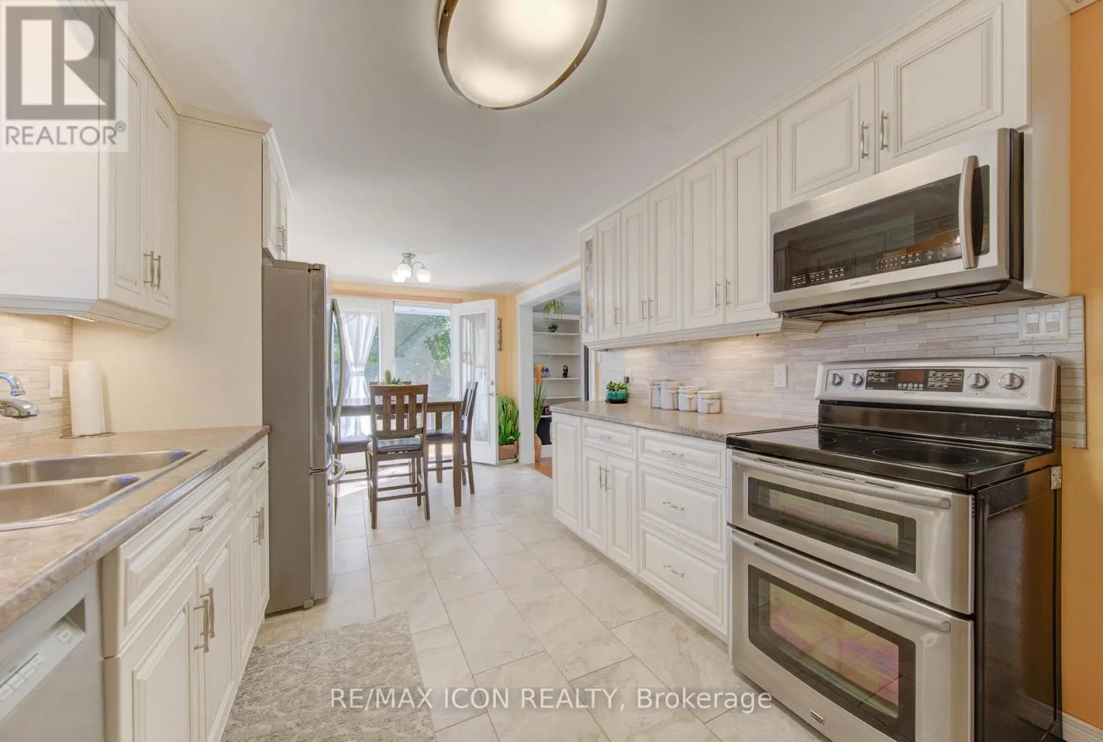 55 GRACEFIELD CRESCENT