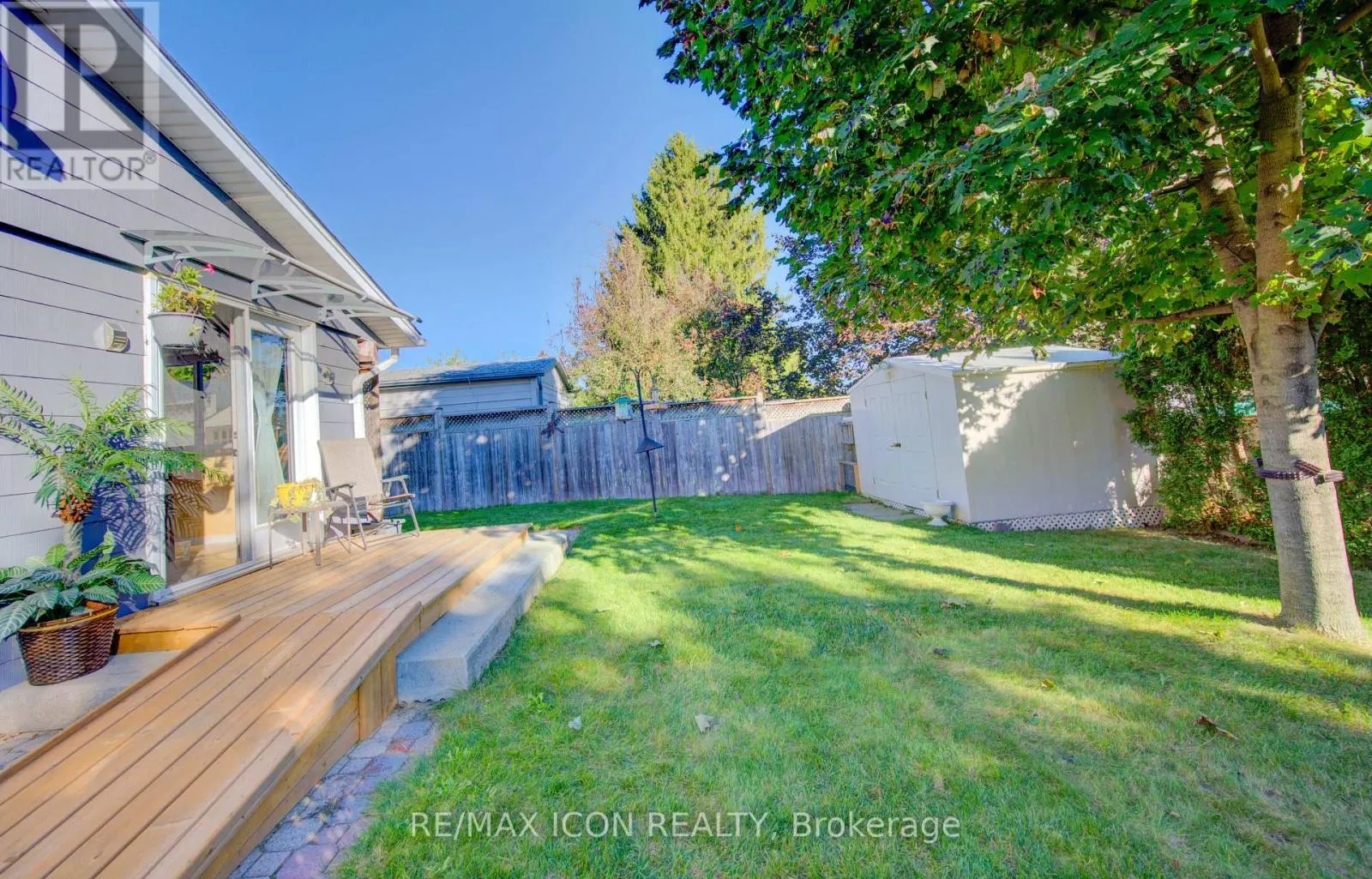 55 GRACEFIELD CRESCENT