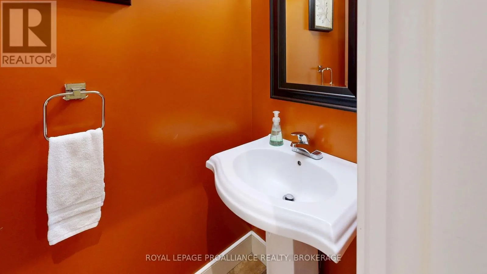 2-10 - 532 10TH CONCESSION ROAD, #2-10