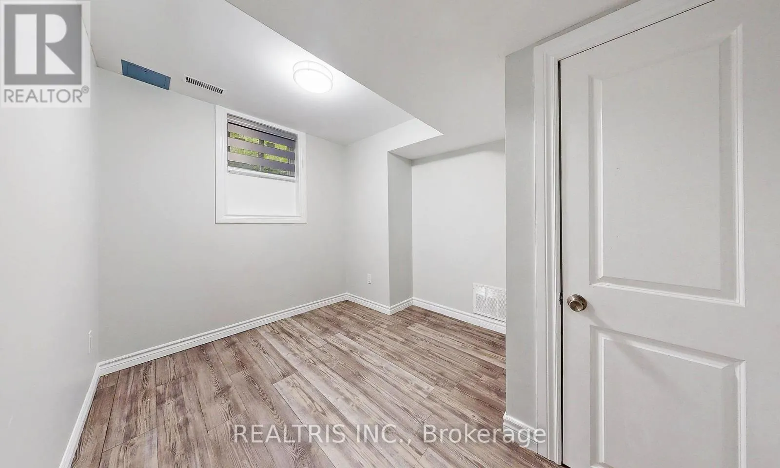 LOWER - 85 EAGLECREST STREET