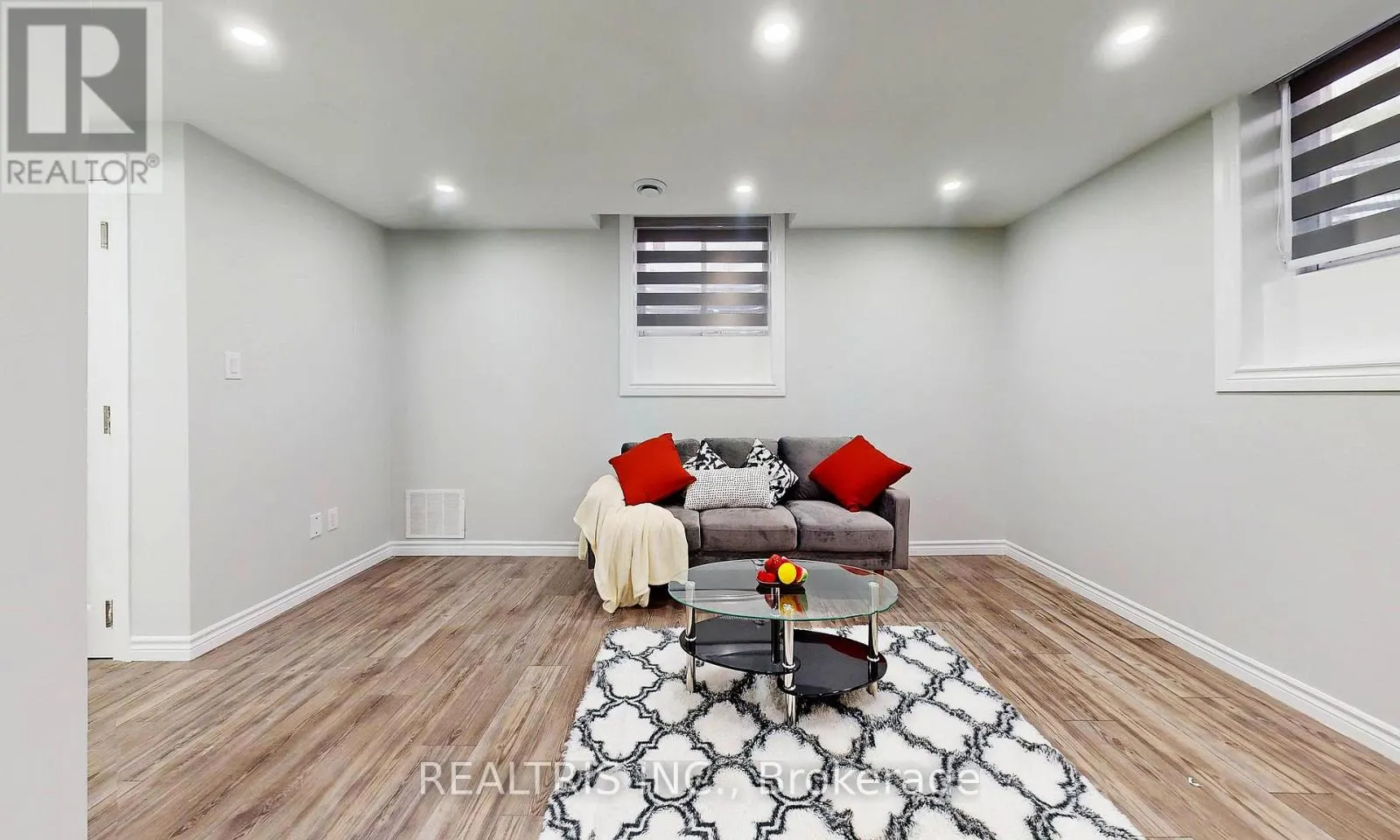 LOWER - 85 EAGLECREST STREET