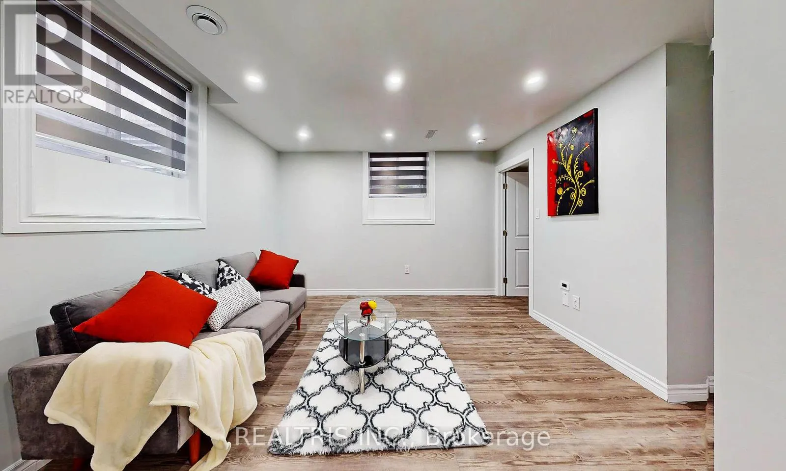 LOWER - 85 EAGLECREST STREET