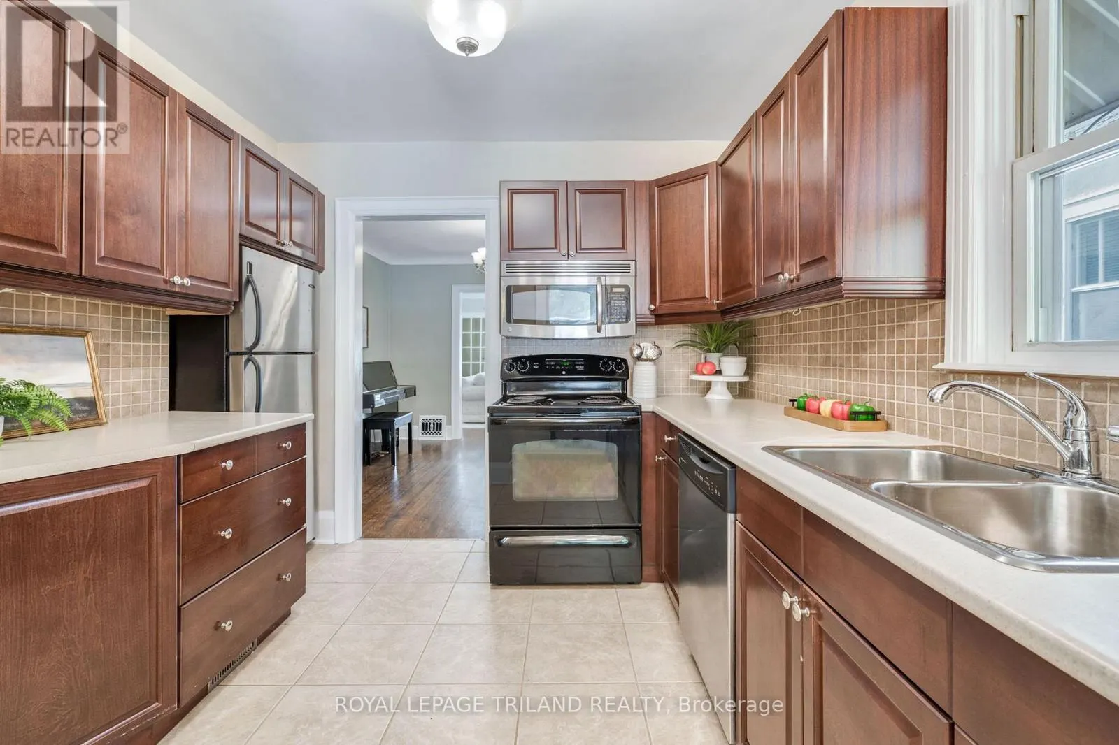 418 CHEAPSIDE STREET