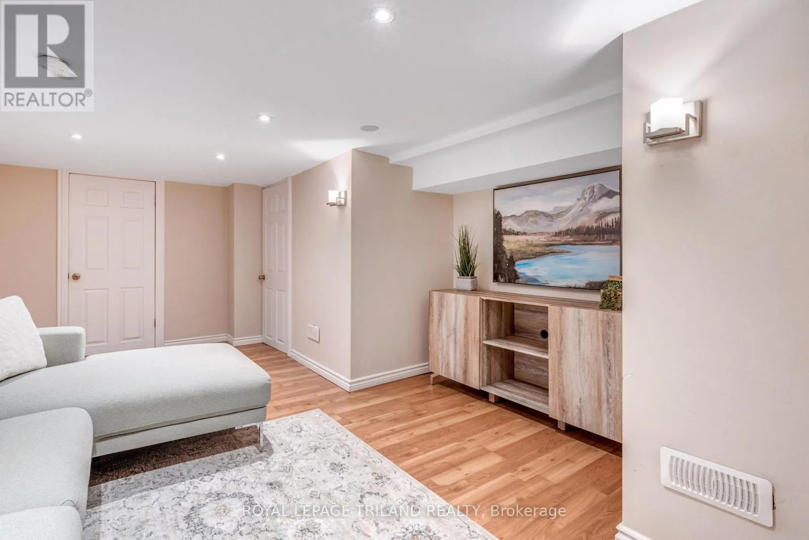 418 CHEAPSIDE STREET