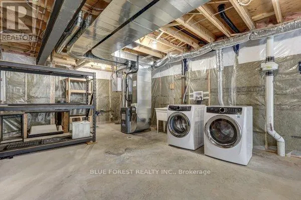 125 OLD FIELD LANE S