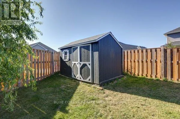 125 OLD FIELD LANE S