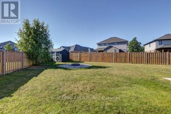 125 OLD FIELD LANE S