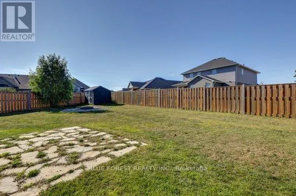 125 OLD FIELD LANE S