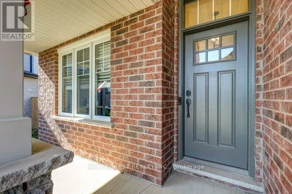 125 OLD FIELD LANE S