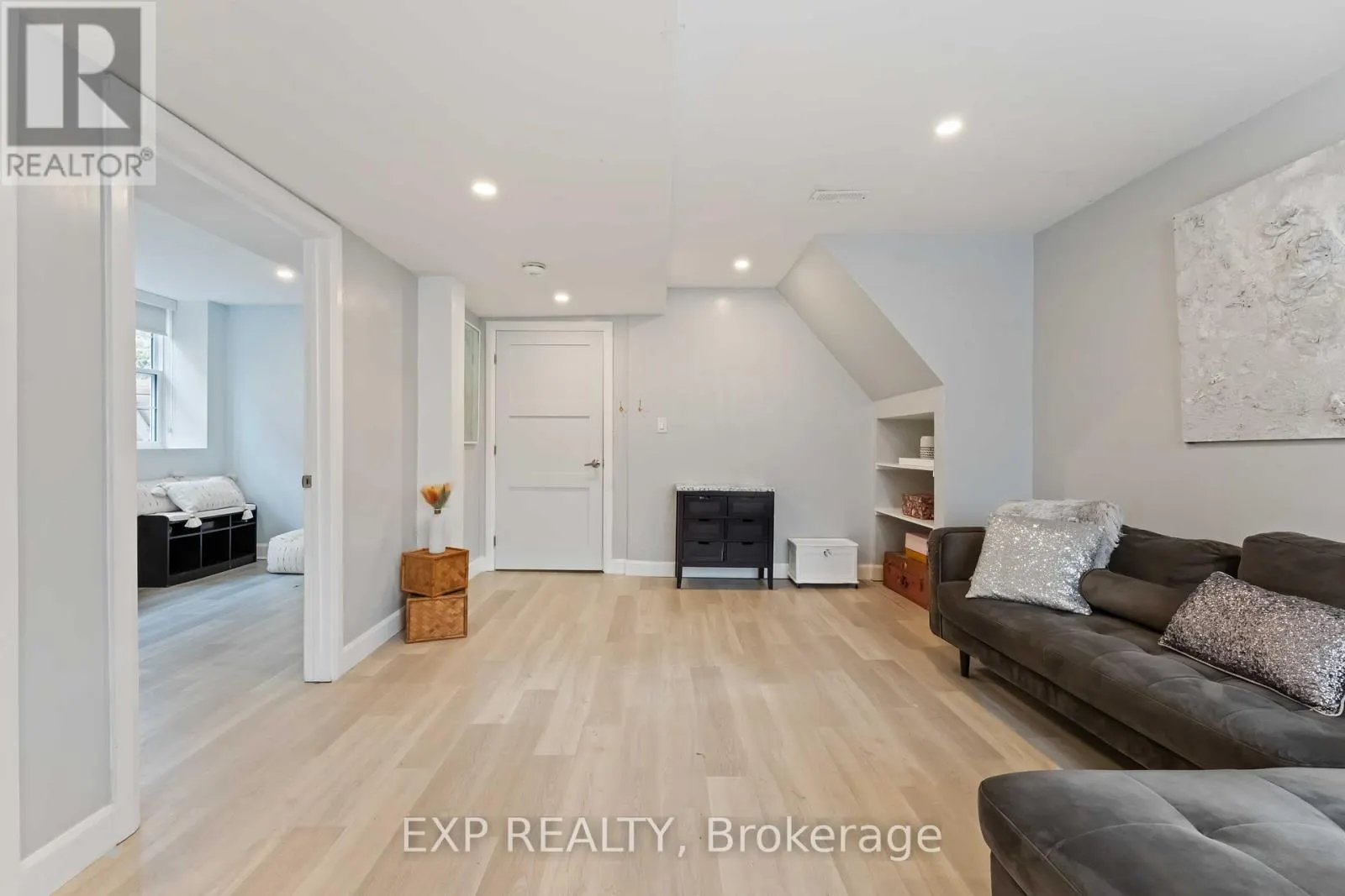 B - 1223 KITCHENER AVENUE