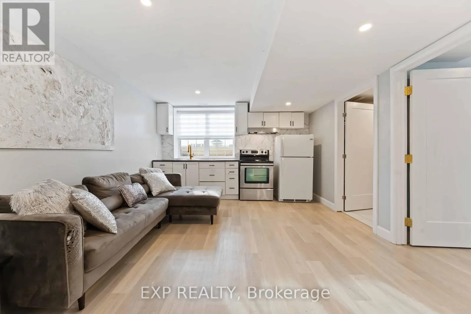 B - 1223 KITCHENER AVENUE