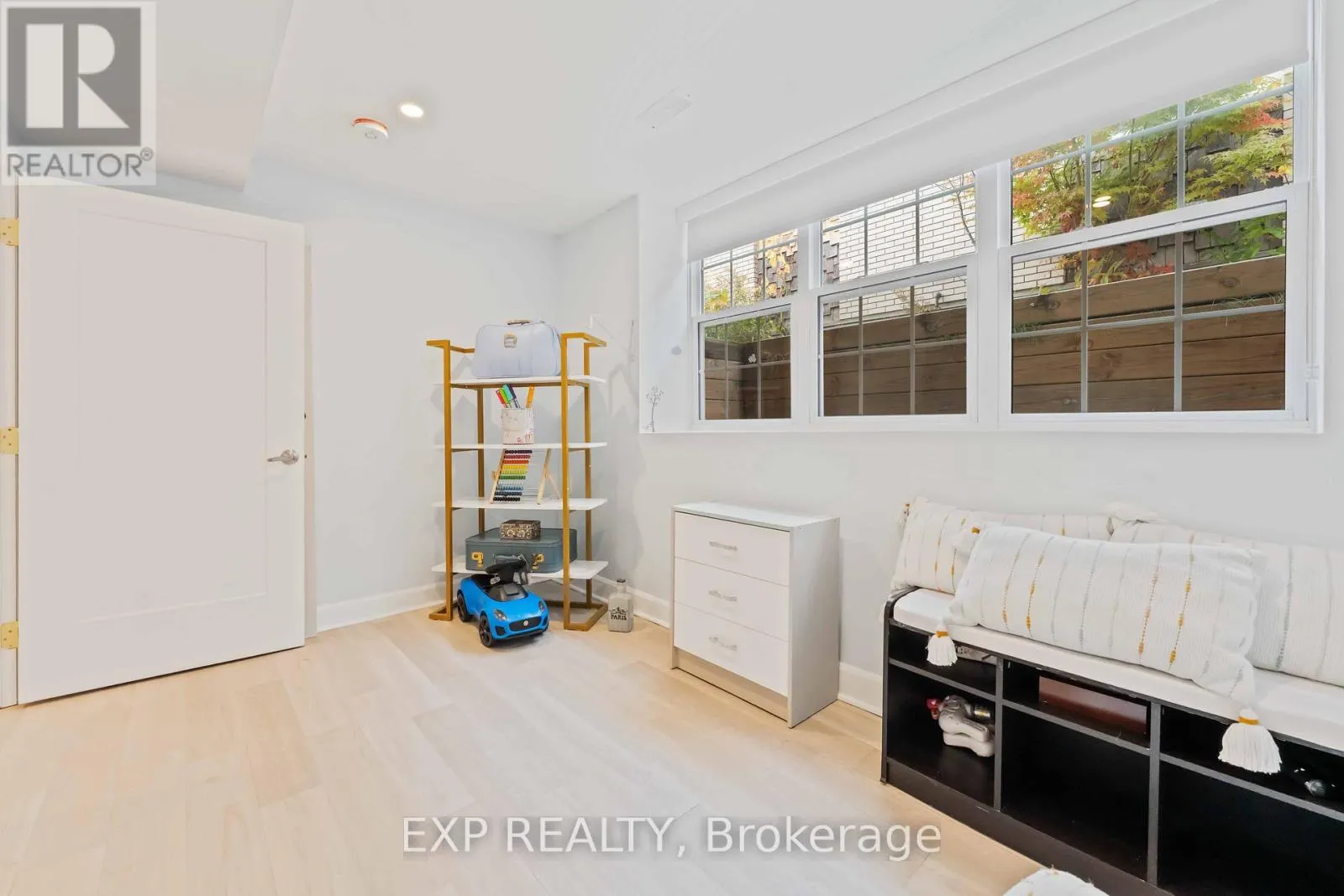 B - 1223 KITCHENER AVENUE