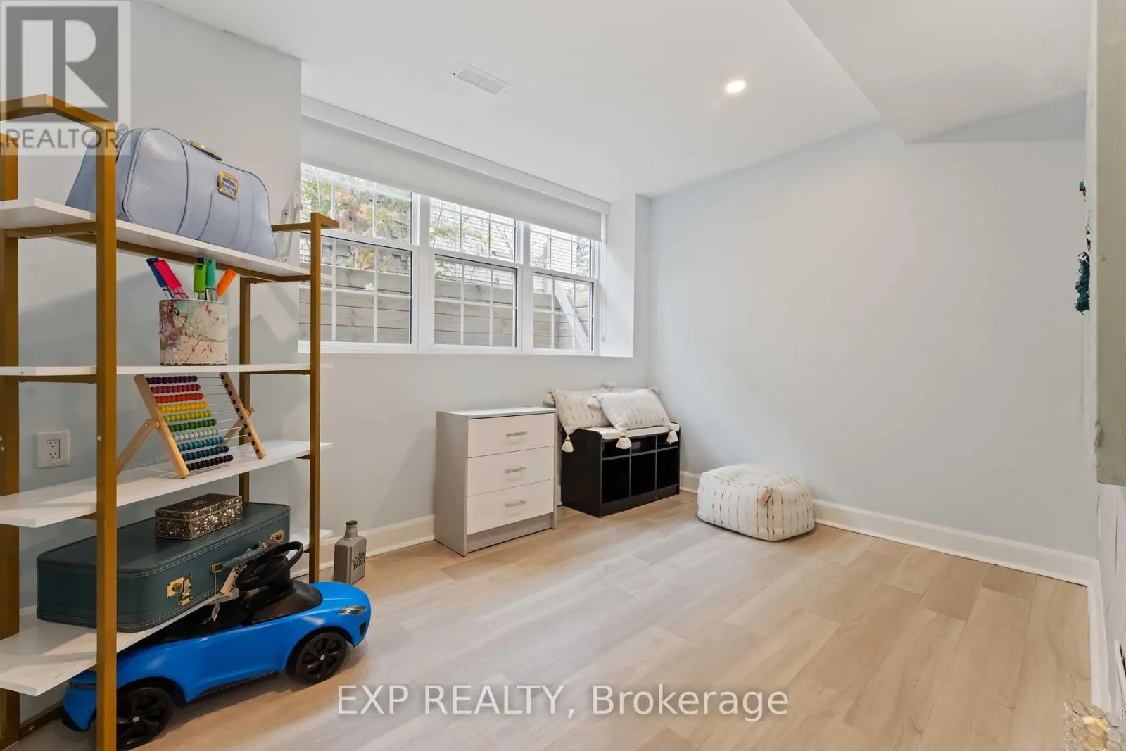 B - 1223 KITCHENER AVENUE