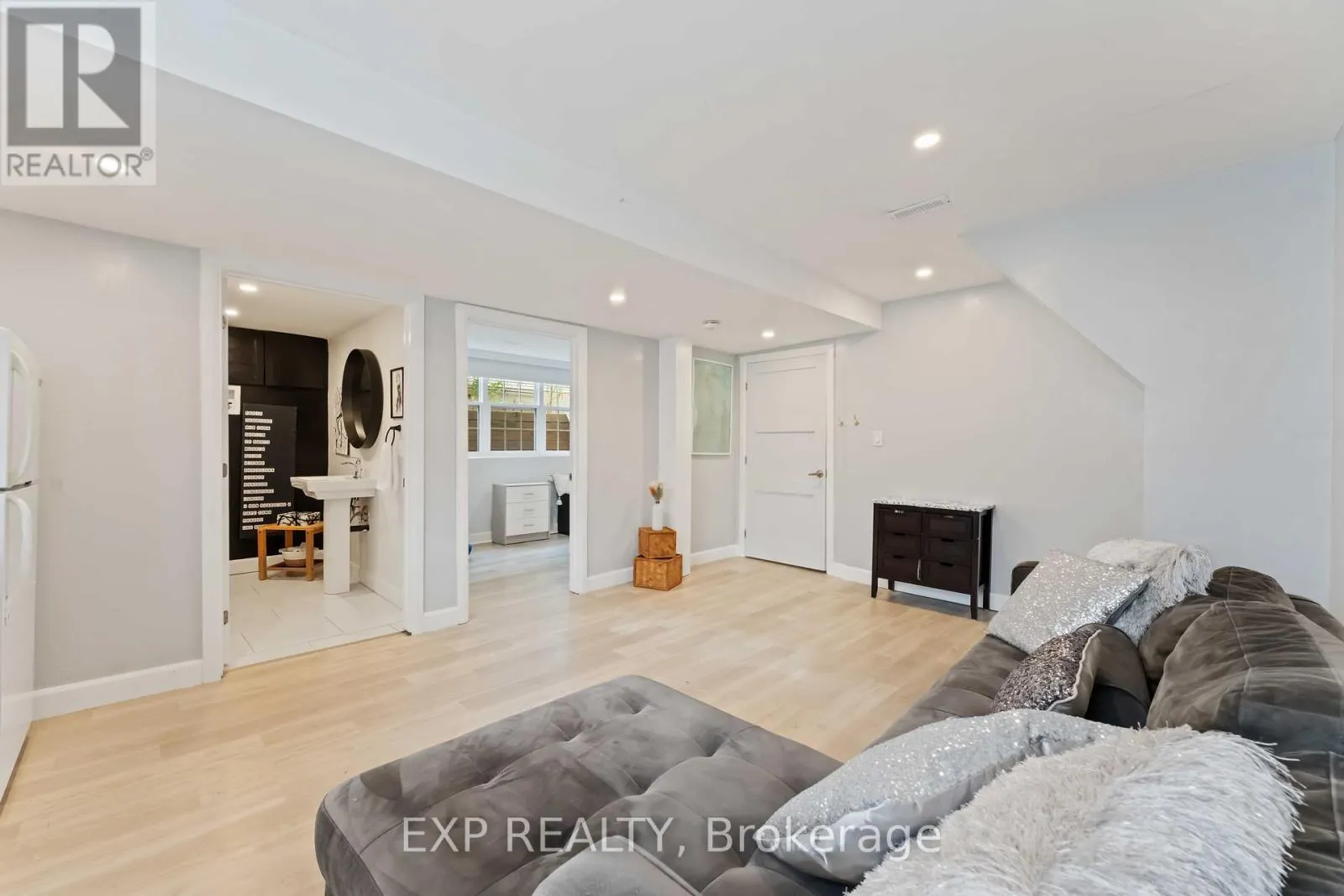 B - 1223 KITCHENER AVENUE