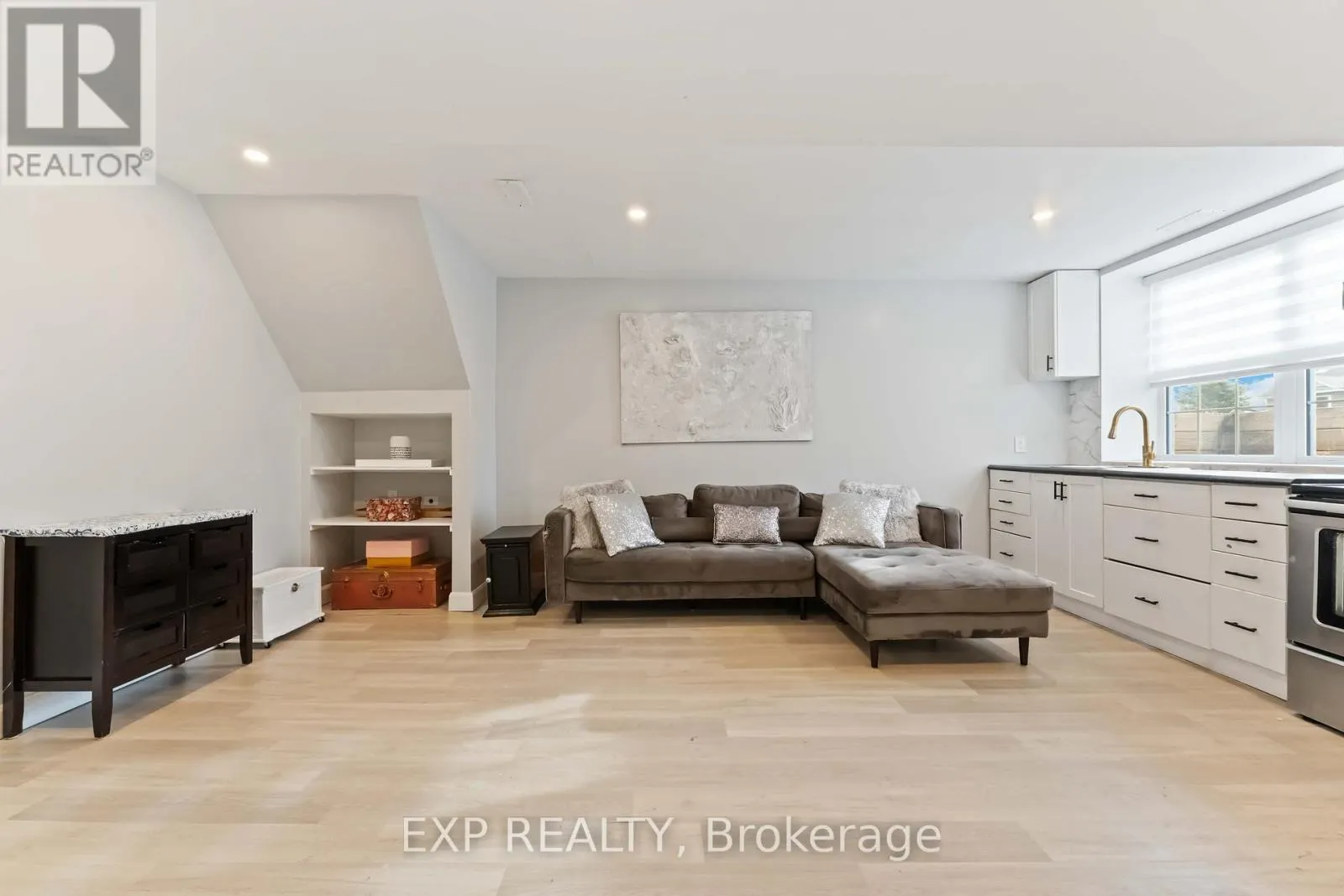 B - 1223 KITCHENER AVENUE