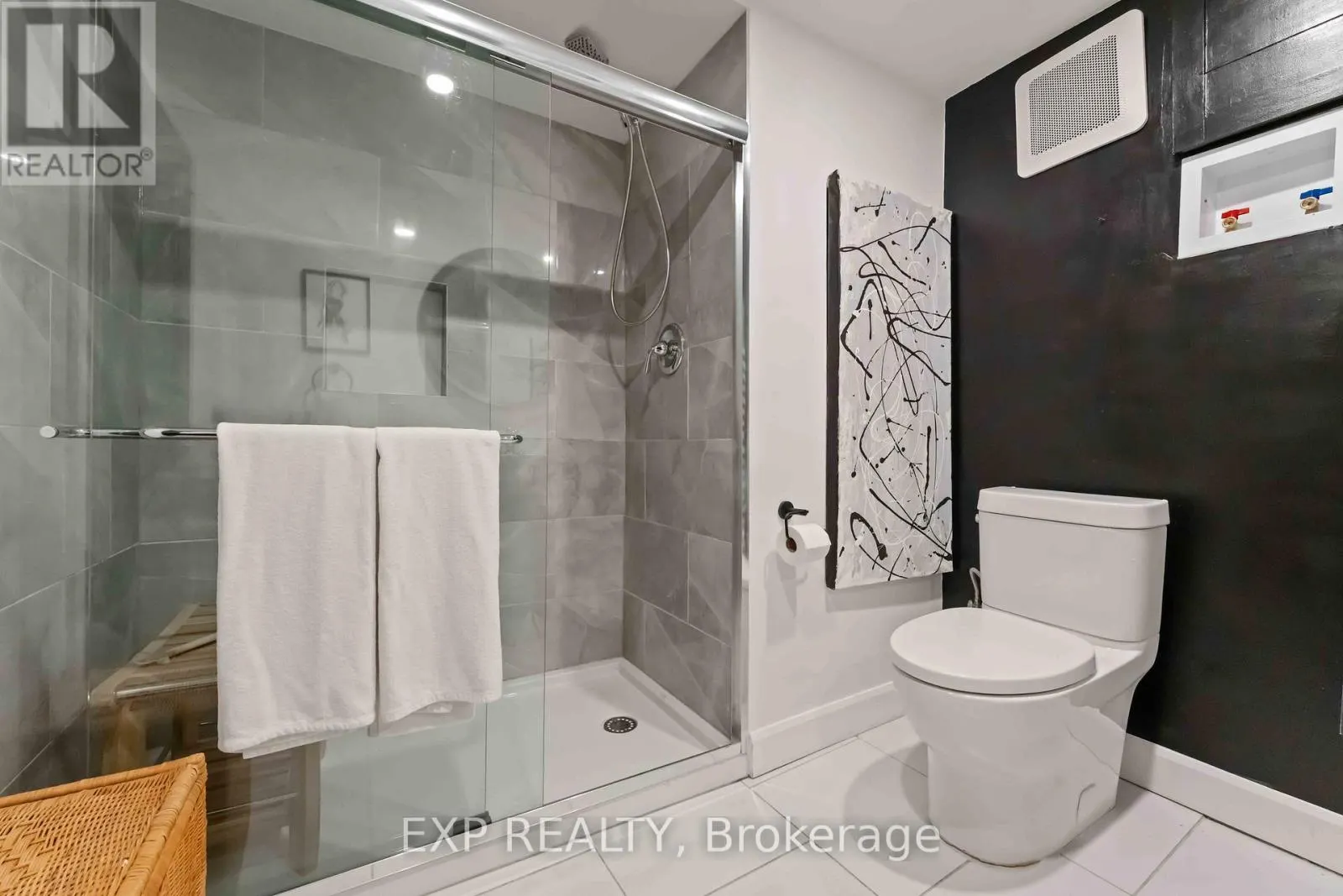 B - 1223 KITCHENER AVENUE