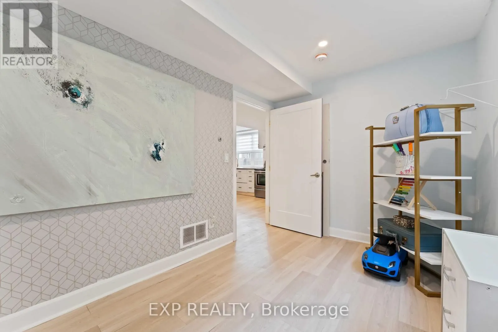 B - 1223 KITCHENER AVENUE