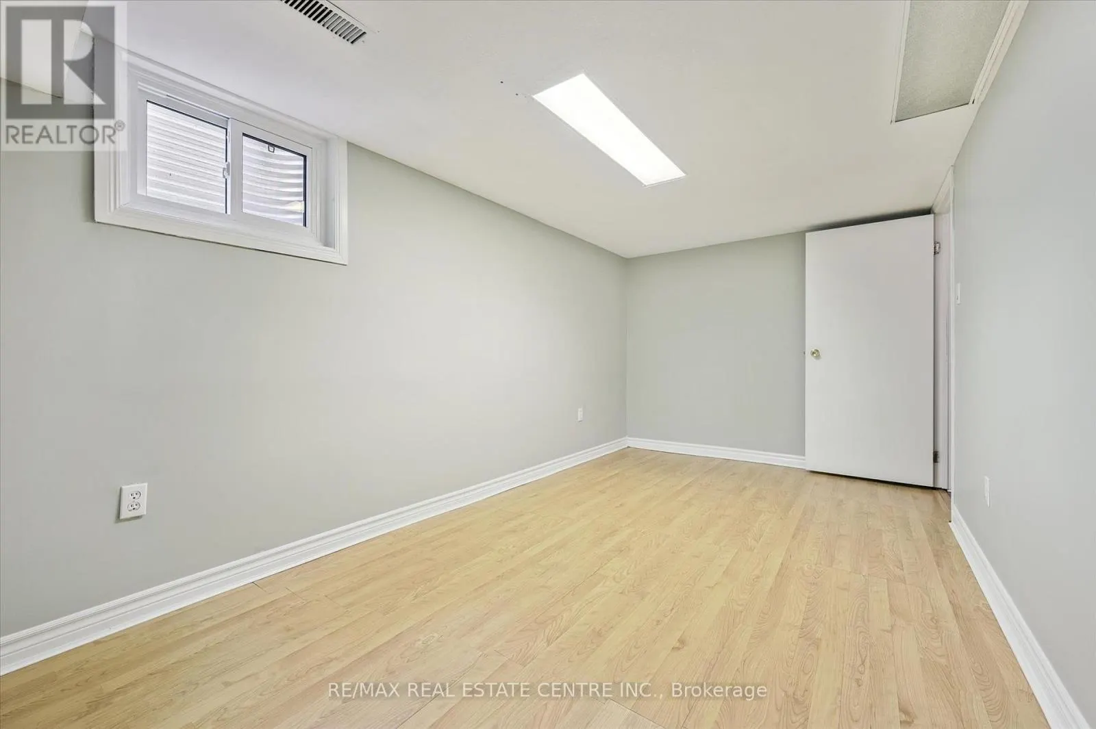 5 - 589 BEECHWOOD DRIVE