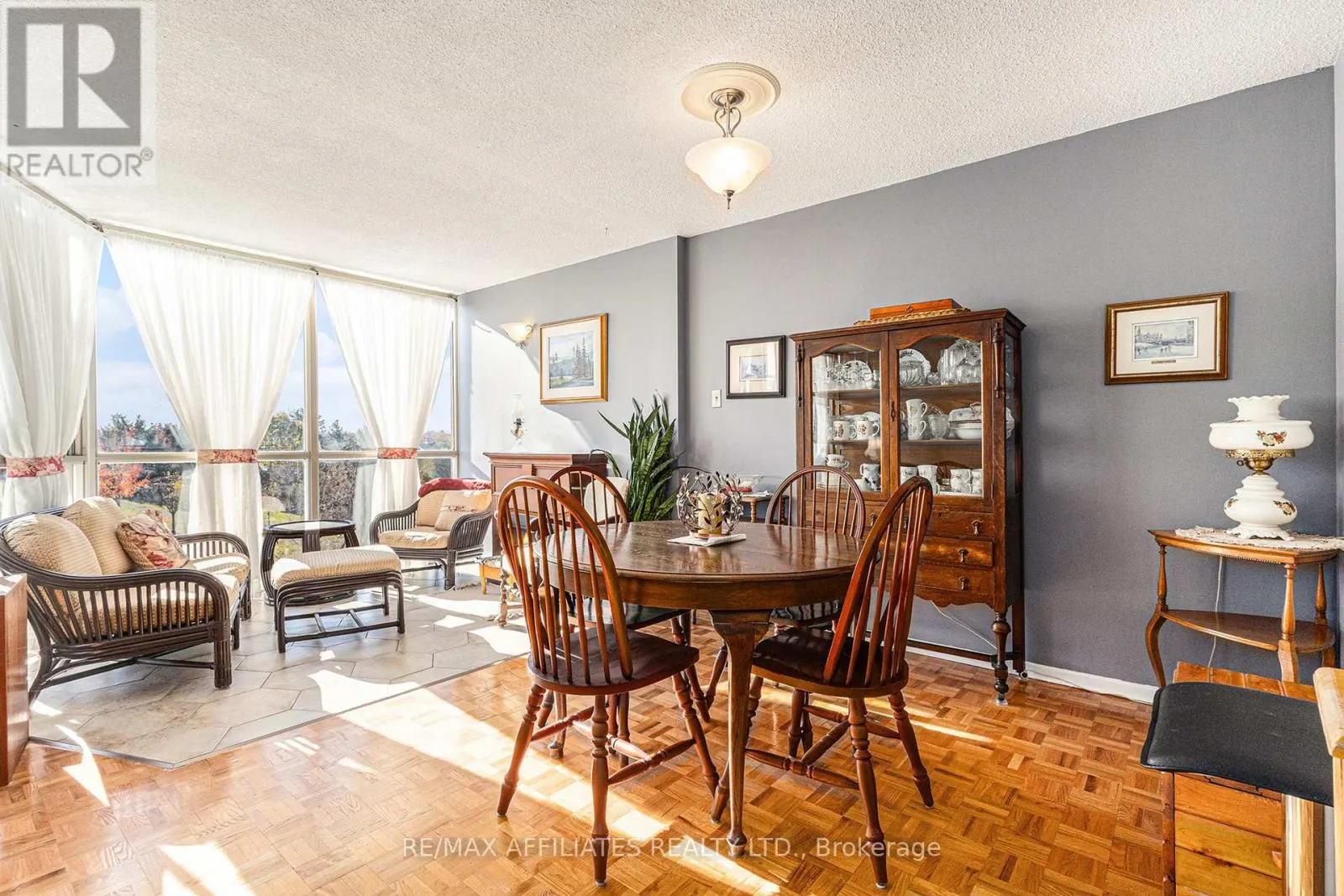 407 - 2760 CAROUSEL CRESCENT