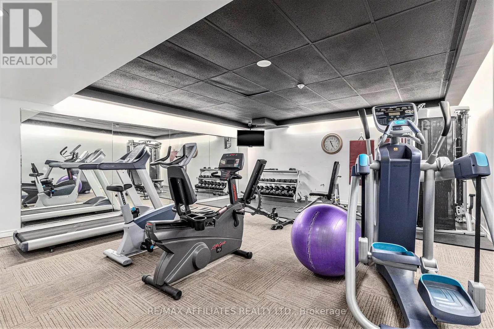 407 - 2760 CAROUSEL CRESCENT