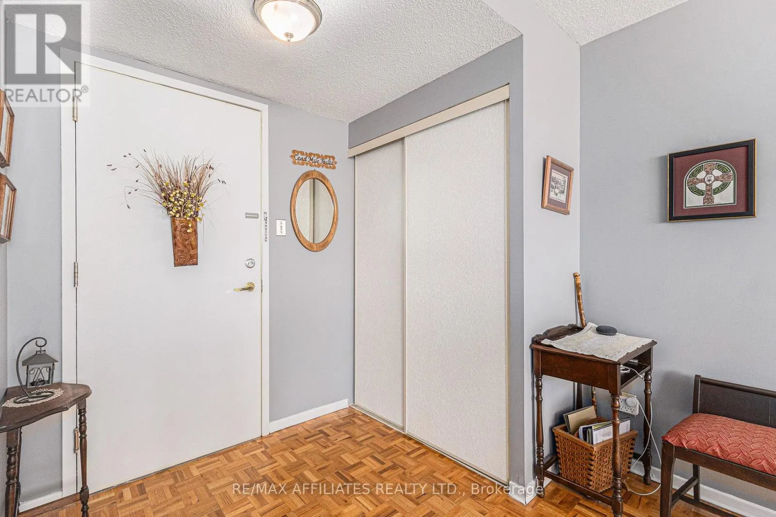 407 - 2760 CAROUSEL CRESCENT