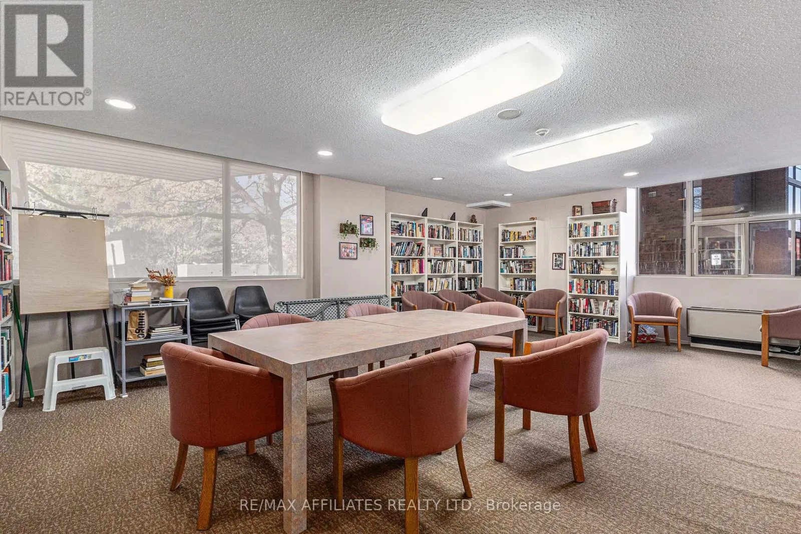 407 - 2760 CAROUSEL CRESCENT