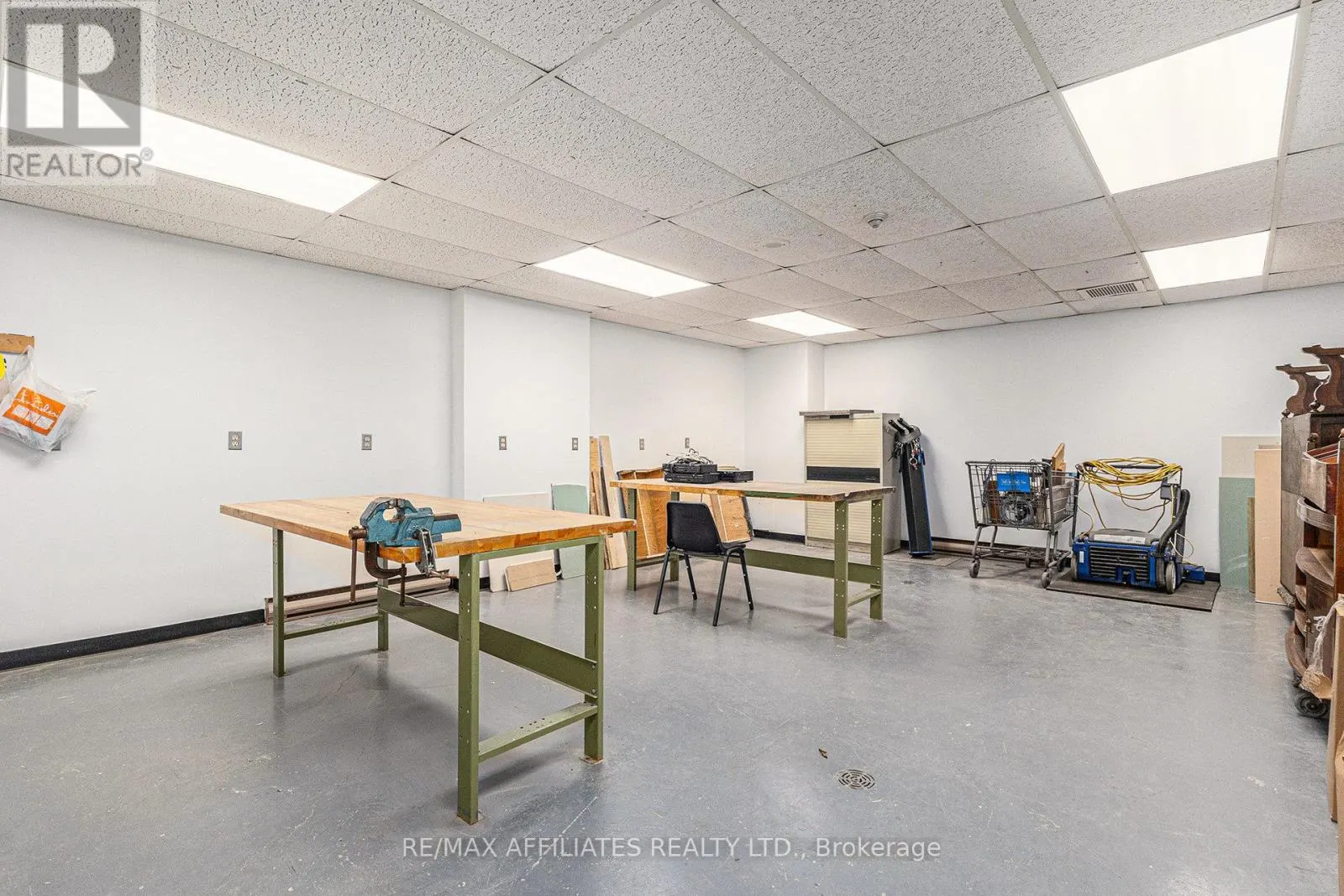 407 - 2760 CAROUSEL CRESCENT