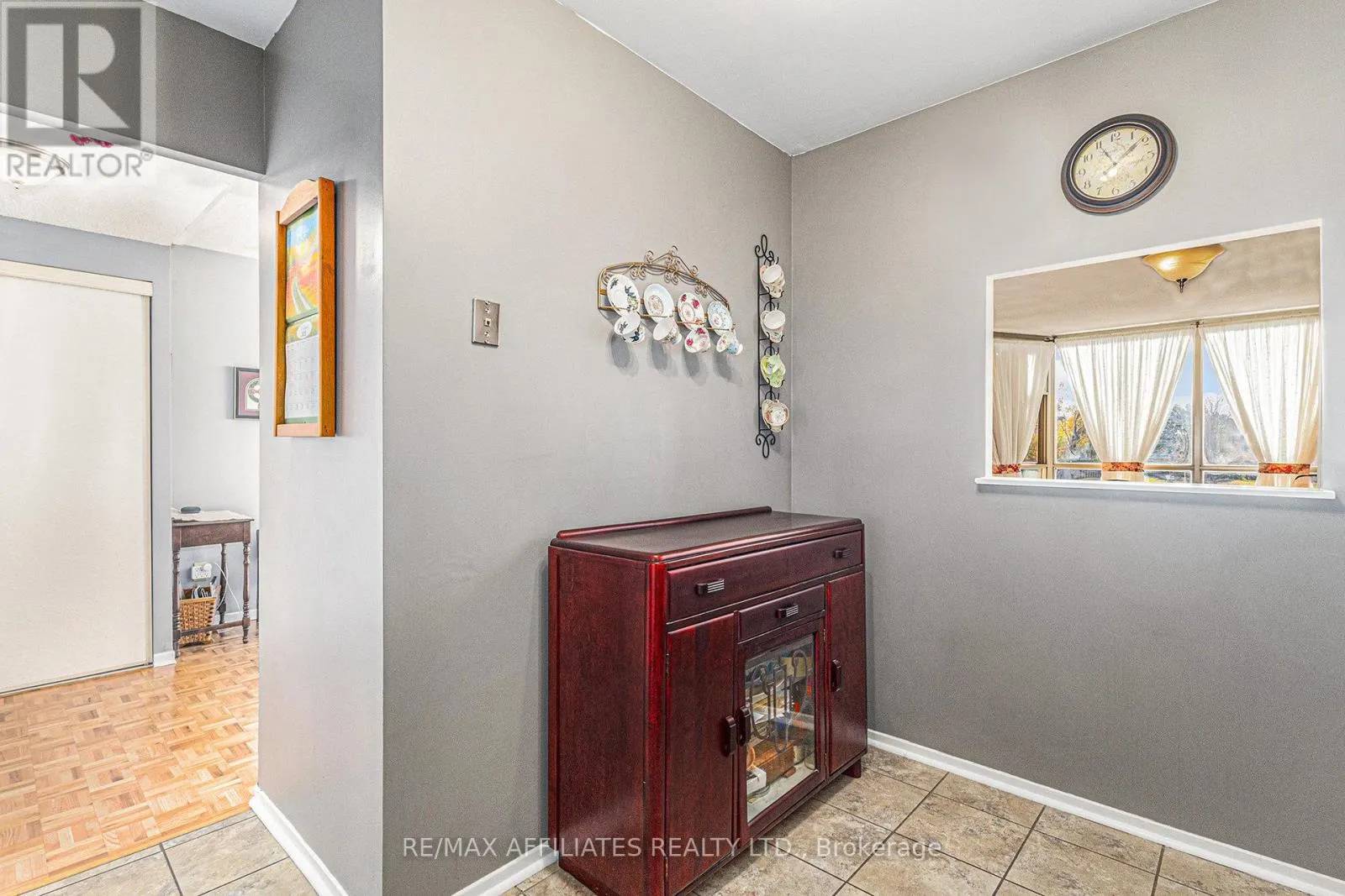 407 - 2760 CAROUSEL CRESCENT