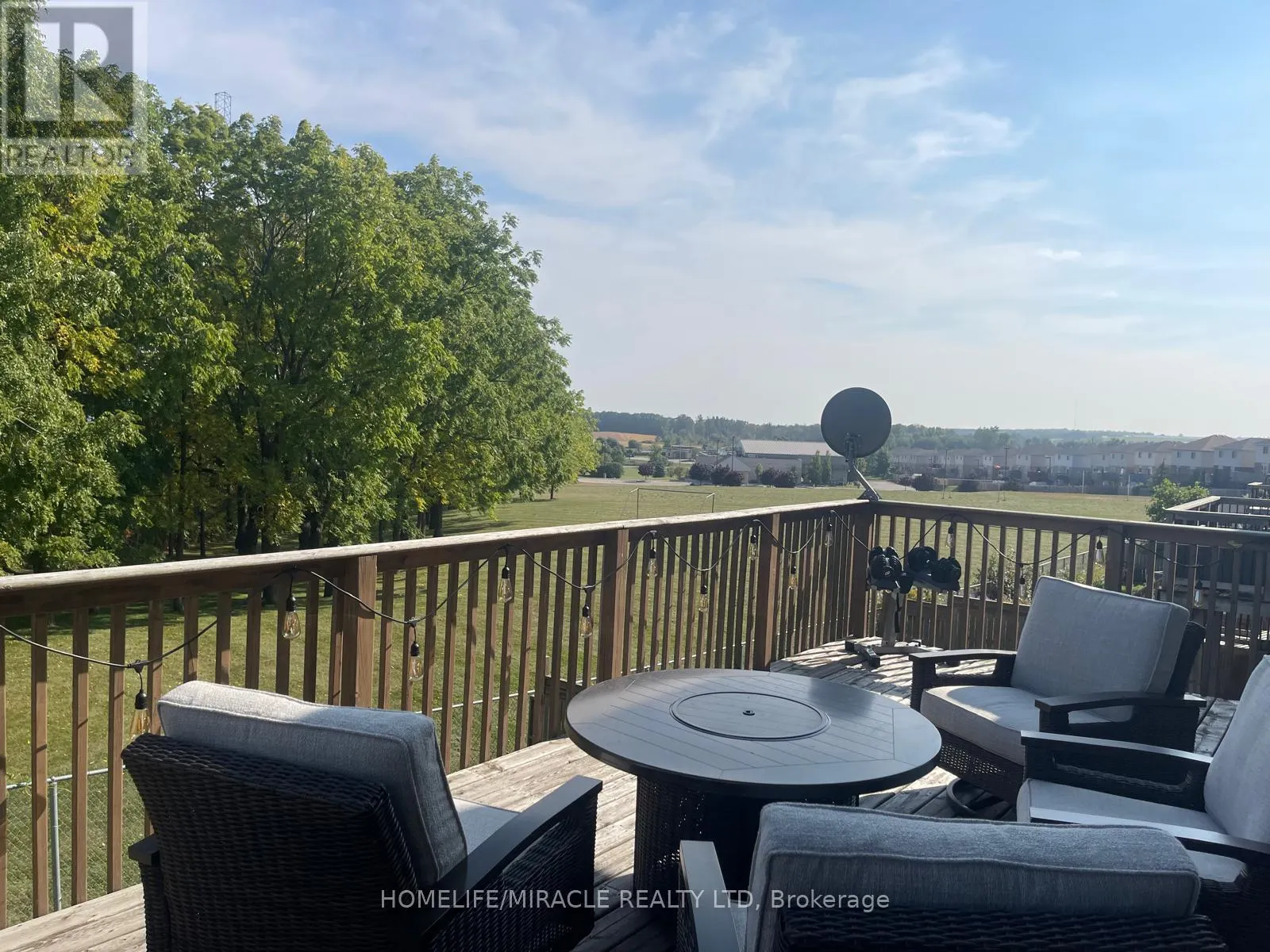 455 CHAMPLAIN AVENUE