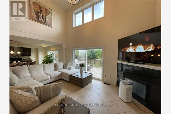 455 CHAMPLAIN AVENUE