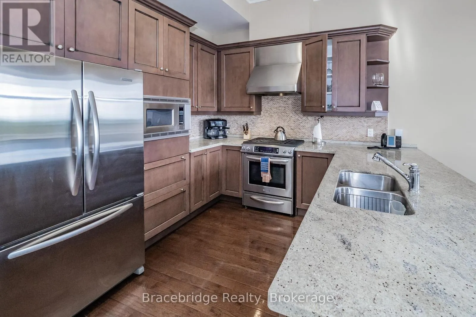 1869 MUSKOKA RD 118 W HIGHWAY